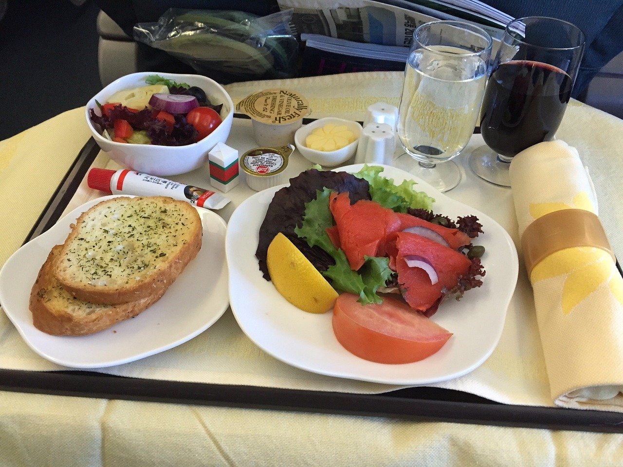 Een ontbijt in het vliegtuig