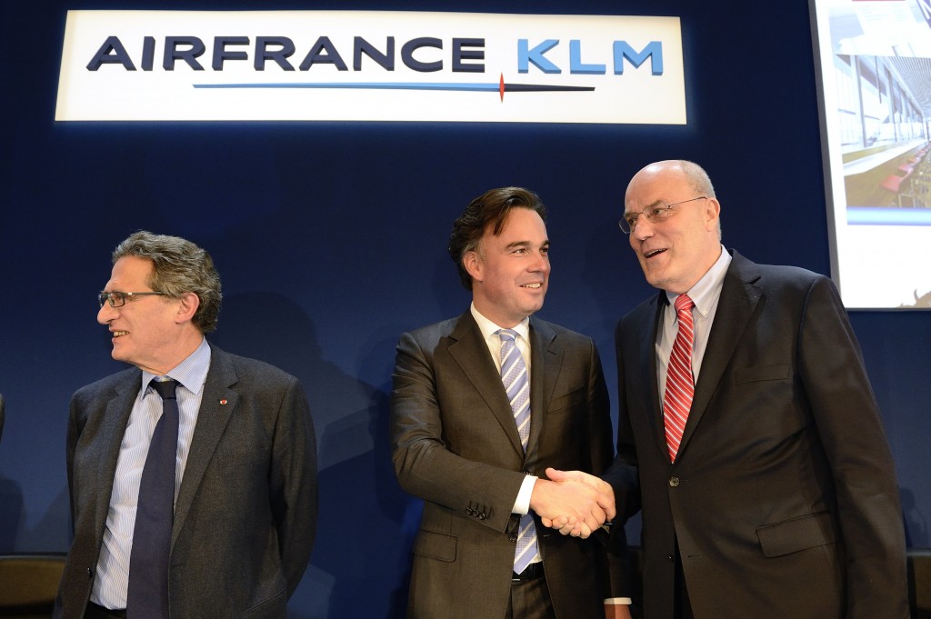 Air France-KLM neemt aanvullende maatregelen om de kosten te drukken en de aanhoudend slechte economische omstandigheden het hoofd te bieden.