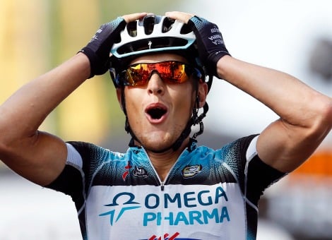 De Belgische wielerformatie Omega Pharma-QuickStep heeft van alle 22 teams in de Ronde van Frankrijk tot nu toe het meest verdiend. De ploeg haalde mede dankzij vier etappezeges al in totaal 82.740 euro aan prijzengeld op. Nummer 2 Cannondale, de ploeg van Peter Sagan, volgt op ruime achterstand als tweede met 41.440 euro. Ook de Nederlandse ploegen Vacansoleil-DCM (5e, 36.410 euro) en Argos-Shimano (7e, 34.800 euro) scoren goed. Belkin, dat met Bauke Mollema en Laurens ten Dam twee renners in de top van het klassement heeft, verdiende tot nu toe pas 12.440 euro. Cofidis sluit de lijst met een schamele 4530 euro. Na Sagan is Marcel Kittel van Argos-Shimano de renner die het meeste prijzengeld vergaarde. De Duitser won drie etappes en staat tweede met 28.150 euro, net voor Mark Cavendish (27.200). Bauke Mollema verdiende van de Nederlandse renners het meest. De nummer 2 van de rangschikking staat in het geldklassement 23e met 5080 euro.