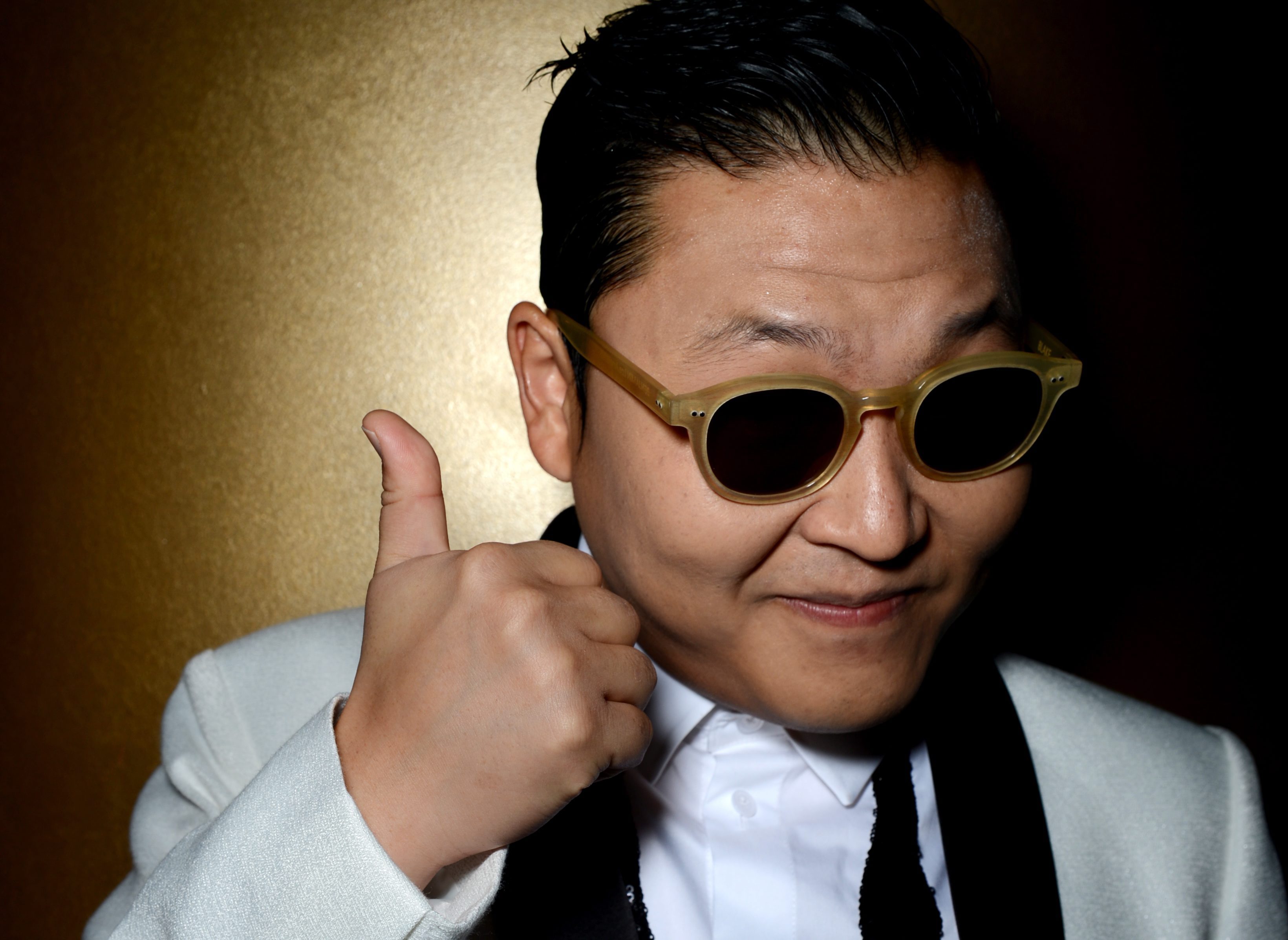 Psy psy отзывы. Псай 2012. Певец псай. Псай Gentleman. Gentleman Psy джентльмен.