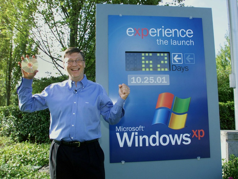Bill Gates bij de introductie van Windows XP in 1999. Foto: Reuters