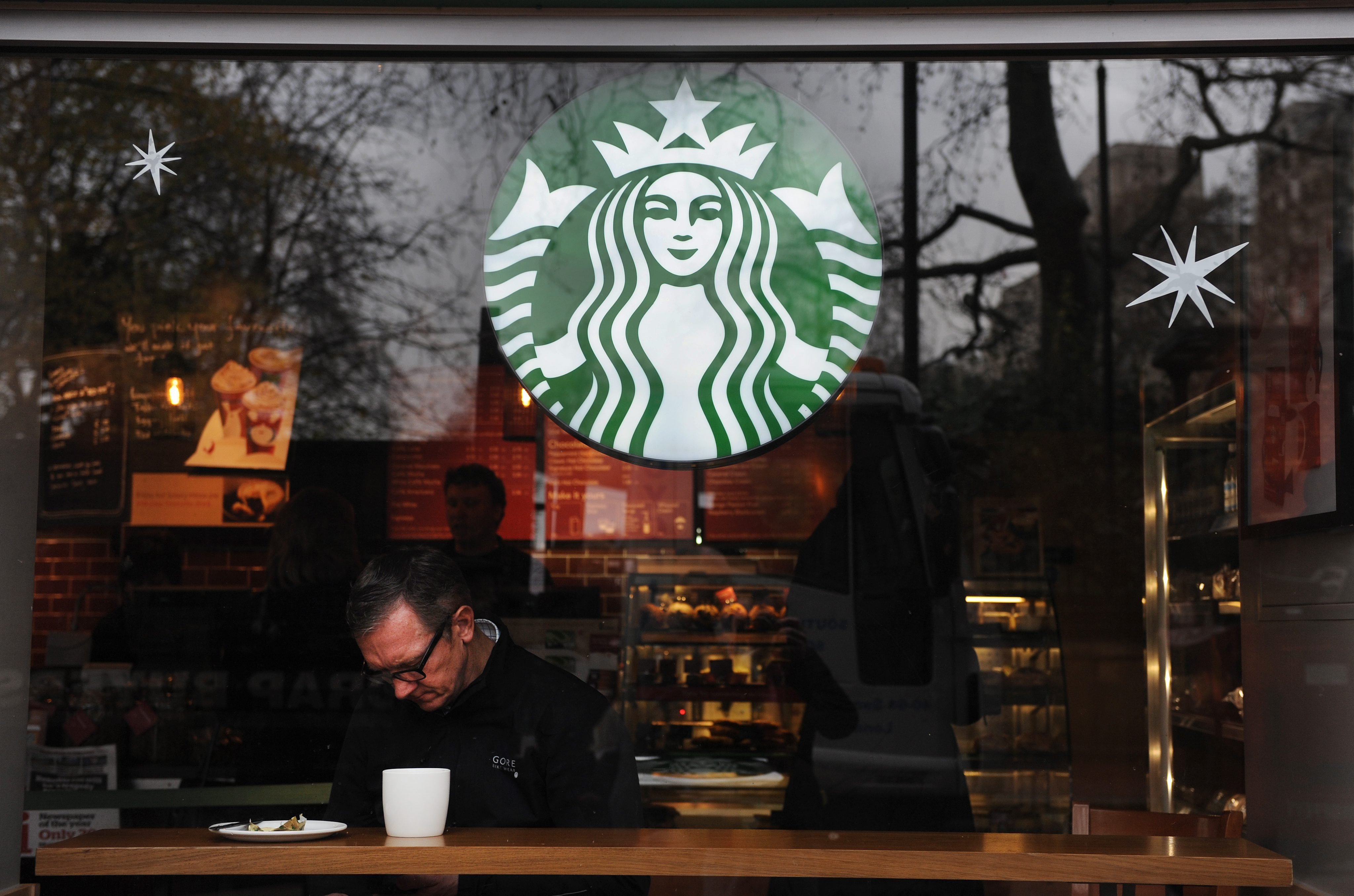 Starbucks betaalt Kraft zo'n 2,76 miljard dollar schadevergoeding.