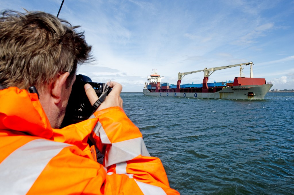 Brussel is een onderzoek begonnen tegen meerdere rederijen die actief zijn in de containerlijnvaart. Ook containerdiensten die via Rotterdam lopen, neemt de Europese Comisssie onder de loep. De Europese Commissie vermoedt verboden prijsafspraken. Dat maakte de commissie vrijdag in Brussel bekend. De ondernemingen maken sinds 2009 kort na elkaar geplande prijsverhogingen publiekelijk bekend. De tarieven voor het transport van containers van en naar Europa zouden daardoor worden beïnvloed, wat uiteindelijk nadelig is voor de consument.