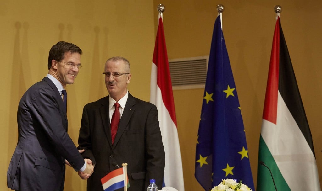 Premier Mark Rutte en de Palestijnse premier Rami Hamdallah. Rutte bezoekt samen met Lilianne Ploumen (Buitenlandse Handel en Ontwikkelingssamenwerking) en Frans Timmermans (Buitenlandse Zaken) Israel en de Palestijnse Gebieden. Foto: ANP