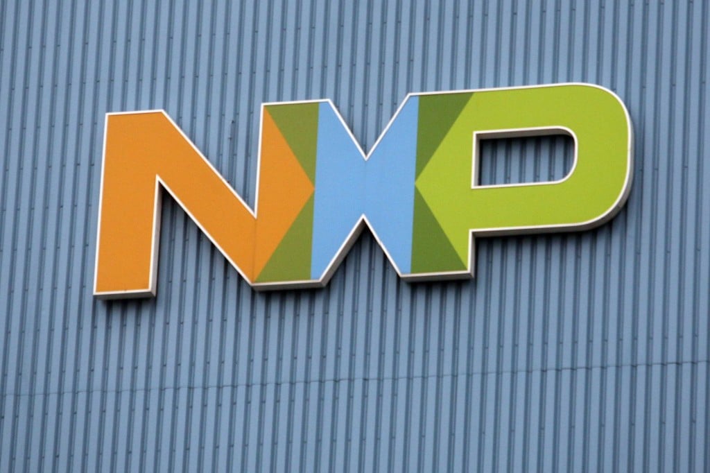 Chipfabrikant NXP Semiconductors krijgt een plek in de Nasdaq-100-index. Dat heeft beurshuis Nasdaq OMX bekendgemaakt. De wijziging gaat in op maandag 23 december. Ook Dish Network, Illumina, TripAdvisor en Tractor Supply Company worden in de graadmeter opgenomen. Fossil Group, Microchip Technology, Nuance Communications, Sears Holdings en Dentsply International worden uit de Nasdaq-100 verwijderd. NXP, de voormalige chiptak van Philips, kreeg in augustus 2010 een notering aan de Nasdaq. In de Nasdaq-100 zijn de 100 grootste niet-financiële bedrijven van de technologiebeurs opgenomen.