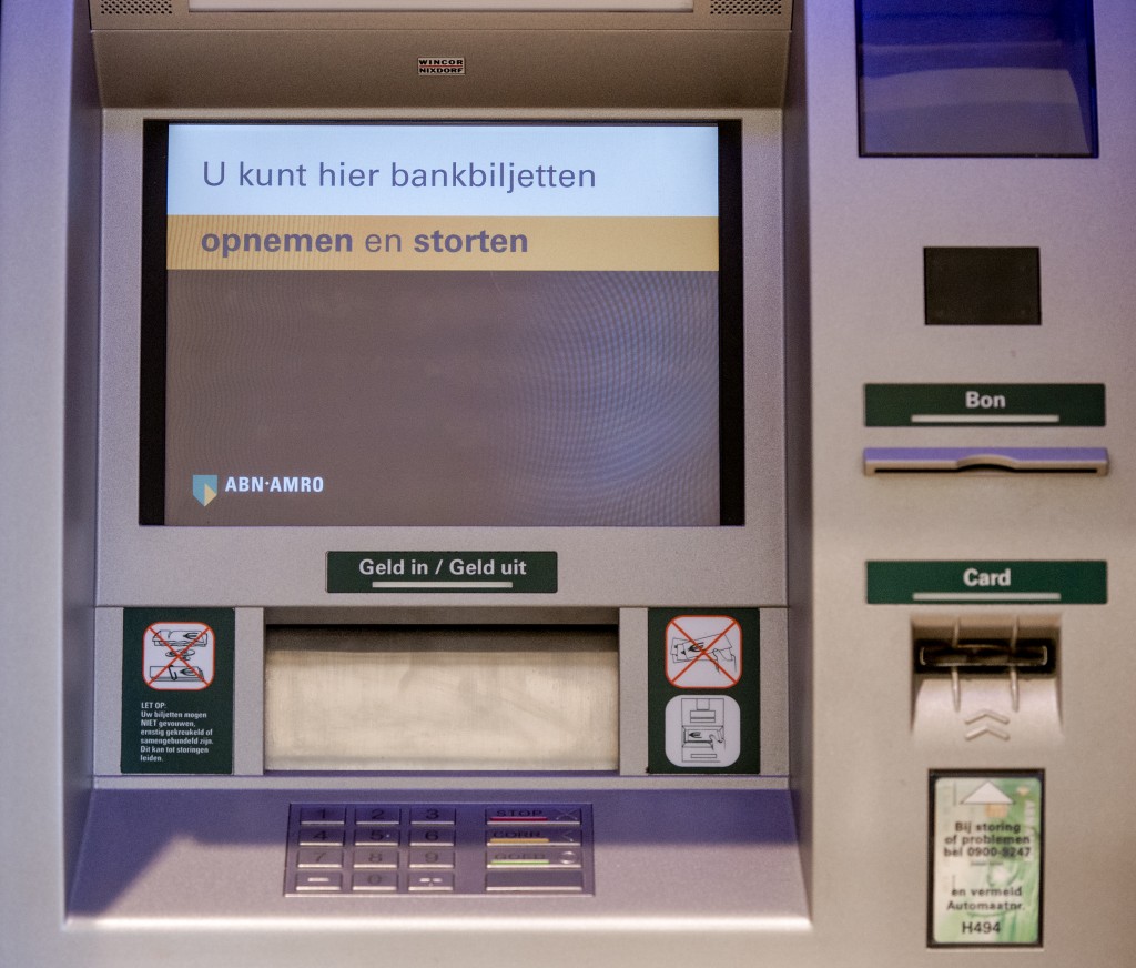 affix Groen maatschappij Grootste bankroof ooit: hackers lieten pinautomaten geld spuwen