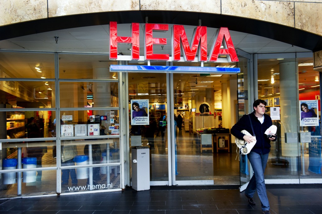 Verrassend genoeg Corrupt Kan worden genegeerd Hema zegt winkelcontracten met franchisenemers op, door ruzie over  internetverkopen en mislukte overname