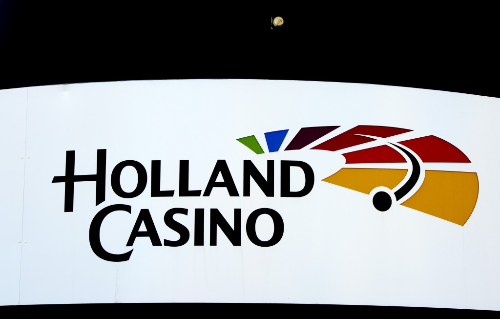 De ondernemingsraad (or) van Holland Casino wil niet verder met interim-topman Willem-Jan van den Dijssel, die in juni werd aangesteld. De or heeft daarom een negatief advies gegeven over zijn herbenoeming. Dat heeft een woordvoerder van het noodlijdende staatsgokbedrijf donderdag laten weten.