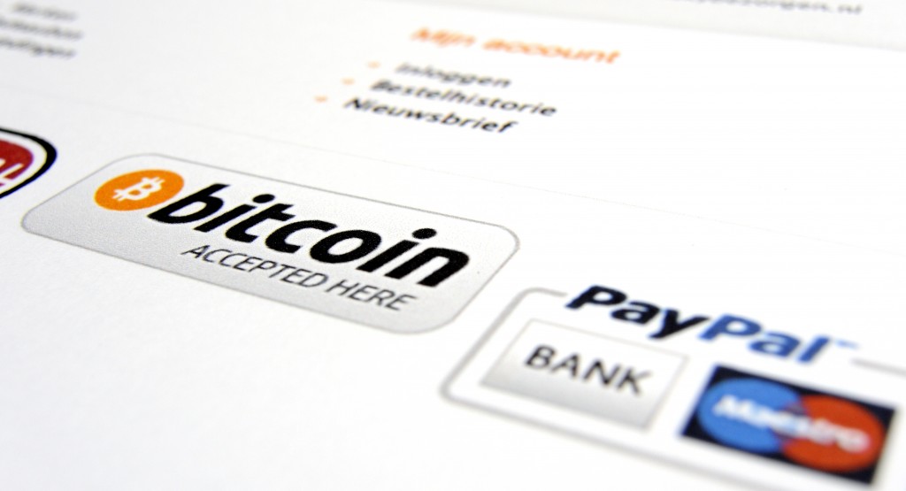 De situatie bij MtGox, een handelsforum voor de virtuele munt bitcoin, lijkt snel te verslechteren. Sinds maandagavond is de website volledig uit de lucht. De in Japan gevestigde de handelsbeurs voor bitcoin verkeert sinds begin dit jaar in grote problemen. Klanten klagen dat ze niet bij hun bitcoin kunnen. Zie voor een uitgebreid verslag dit artikel van Z24's Eline Ronner. Sinds maandagavond is de website van MtGox uit de lucht, wat de situatie nog onzekerder maakt.