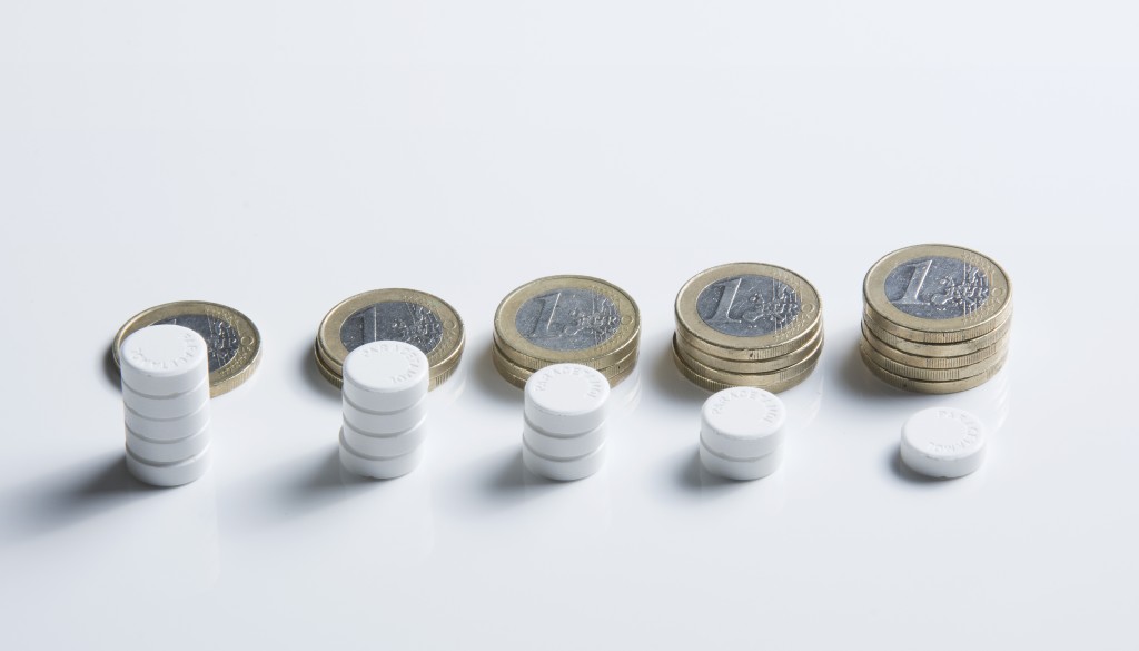 Ook in Nederland is de inflatie relatief laag, nu het effect van eerdere belastingverhogingen raakt uitgewerkt. Januari toonde een nieuwe dieptepunt van de inflatie. De inflatie is in januari gedaald naar 1,4 procent en het laagste niveau sinds juni 2010, zo maakte het Centraal Bureau voor de Statistiek (CBS) donderdag bekend. In december 2013 lag de gemiddelde prijsstijging voor consumenten nog op 1,7 procent. Sinds juli vorig jaar toont de inflatie een dalende lijn. In de eerste helft van 2013 lag de gemiddelde prijsstijging nog rond de drie procent, maar inmiddels is dat niveau gehalveerd.