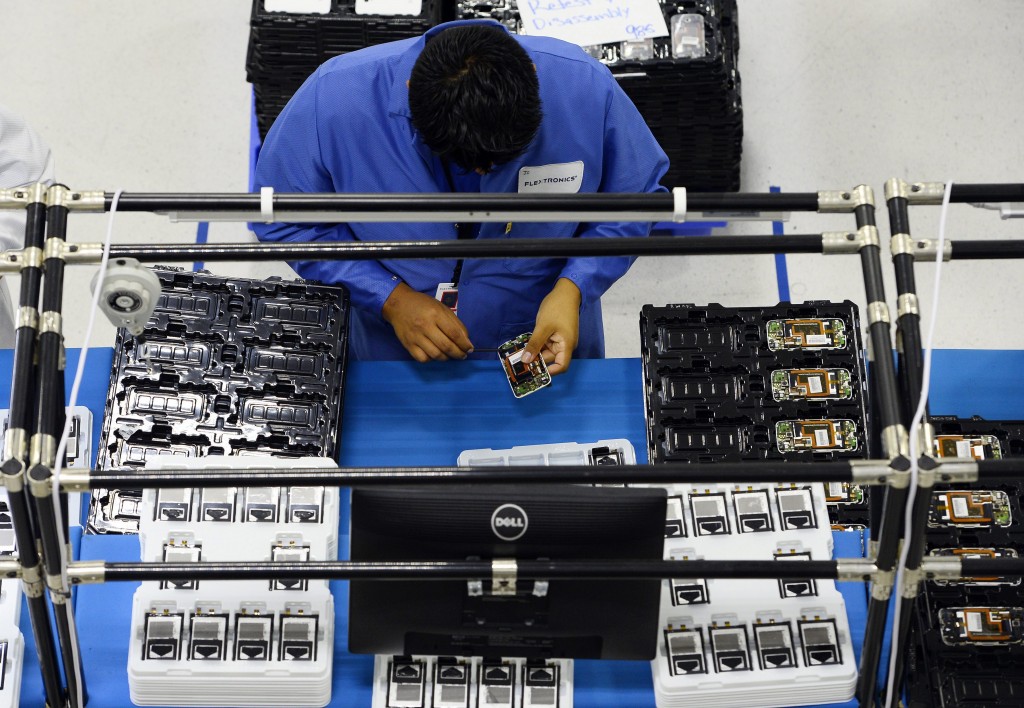 De industriële productie in de Verenigde Staten is in februari met 0,6 procent toegenomen ten opzichte van de voorgaande maand. Dat meldde de Federal Reserve maandag. De stijging was sterker dan verwacht. Economen voorspelden gemiddeld een toename met 0,2 procent. In januari nam de productie nog met 0,2 procent af. De groei van februari is de sterkste sinds augustus. De bezettingsgraad in de Amerikaanse industrie verbeterde vorige maand van 78,5 naar 78,8 procent.