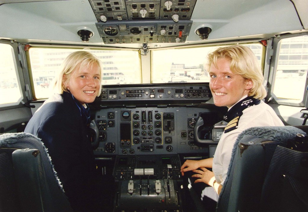 Jonge piloten van de KLM Flight Academy houden mogelijkheden om bij KLM aan de slag te gaan. De KLM Flight Academy heeft sinds begin 2013 een recordaantal van honderd aspirant piloten doorgestuurd naar KLM. Dit laat een vliegopleider van de academie, gevestigd op Groningen Airport Eelde, desgevraagd aan Luchtvaartnieuws.nl weten.