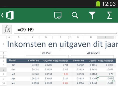 Naast Office voor de iPad heeft Microsoft donderdag nog iets aangekondigd: de Office-app voor iPhone en Android is nu gratis voor thuisgebruik. Microsoft trekt daarmee het Office-aanbod op smartphones gelijk op alle platformen. Op het eigen besturingssysteem Windows Phone konden gebruikers al gratis documenten bekijken en bewerken. Dat kan nu ook op iPhone en Android. Een abonnement op het online softwarepakket Office 365 is niet meer nodig. De apps zijn nu te downloaden via de App Store en Google Play. Alleen gratis voor thuisgebruik Officieel is de app alleen gratis voor thuisgebruik; bedrijven moeten nog steeds een abonnement afsluiten. Maar in de praktijk zal dat moeilijk te controleren zijn, aangezien werknemers de app op hun privételefoon kunnen installeren. De stap van Microsoft is waarschijnlijk een reactie op Apple en Google, die met respectievelijk iWork en QuickOffice een gratis kantoorsoftwarepakket aanbieden op hun smartphones. In tegenstelling tot de pakketten van Apple en Google, is Office voor tablets niet gratis. Donderdag kondigde het bedrijf uit Redmond een Office-versie voor de iPad aan, waarvoor een abonnement vereist is om documenten te bewerken. Een woordvoerder van Microsoft laat tegenover TheNextWeb weten dat het concern werkt aan Office voor Android-tablets.