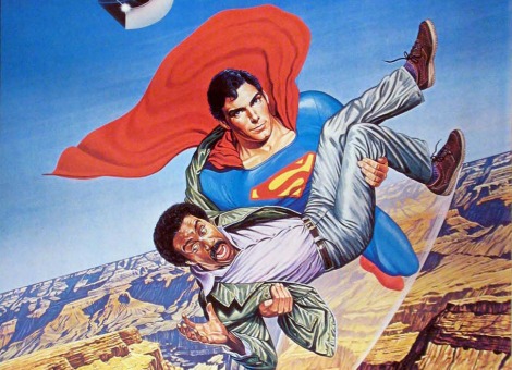 De film Superman 3 uit 1983 biedt een perfecte uitleg van het principe van supersnelle aandelenhandel. Flitshandel (high frequency trading), waarbij aandelen met de snelheid van nanoseconden worden verhandeld door geavanceerde computersystemen, komt steeds meer onder vuur te liggen. Flitshandel lijkt supercomplex, maar dat valt wel mee volgens Sam Grobart van Businessweek. Het principe van flitshandel werd eerder glashelder uitgelegd in... de film Superman 3 uit 1983. Fracties van centen In de film werkt wijlen komiek Richard Pryor als computerprogrammeur. Hij komt erachter dat het salaris op loonstrookjes wordt afgerond op twee decimalen - en begint alles wat er aan halve centen, kwart centen et cetera achteraankomt weg te sluizen naar zijn eigen bankrekening. Flitshandel werkt ongeveer hetzelfde: een computer koopt fracties van seconden lang een aandeel, en verkoopt het onmiddellijk door voor een bedrag dat fracties van centen hoger ligt. Niemand besteedt er veel aandacht aan, maar als je het maar snel en vaak genoeg doet loop je binnen.