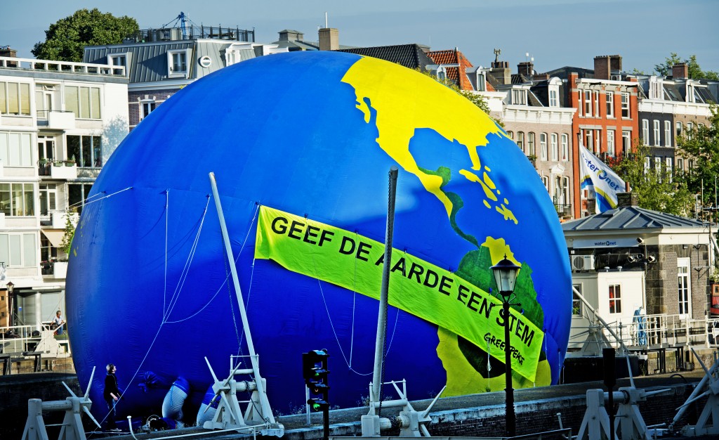 Greenpeace vliegtuig directeur werk