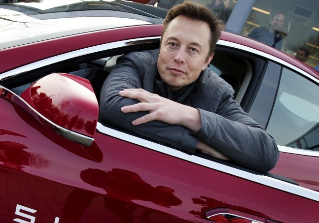 Tesla S krijgt een 'automatische piloot' - maar da's nog zelfrijdend
