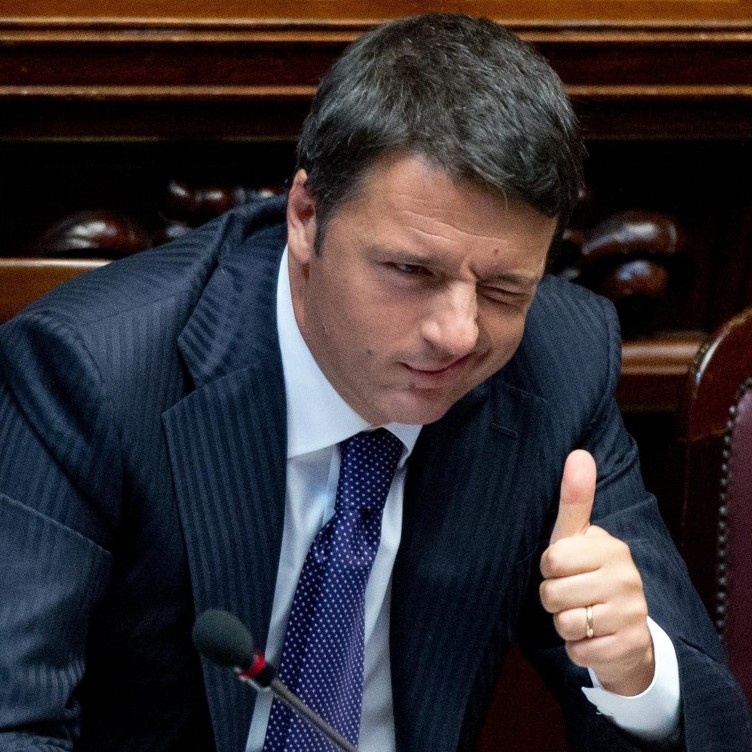 De jonge Italiaanse premier Matteo Renzi kan nog een paar slagen maken bij het snijden in de Italiaanse bureaucratie. Bijvoorbeeld bij de beloning van de kapper van het parlement. Het is niet alleen uitzonderlijk dat het Italiaanse parlement er eigen kappers op nahoudt. Ook de betaling is opmerkelijk: na 40 dienstjaren verdient een 'barbiere' van de Kamer van Afgevaardigden zo'n 136 duizend euro. Hetzelfde geldt voor telefonisten; kamerbodes verdienen nog meer. De bijna 1.500 medewerkers van 'Montecitorio', zoals de Kamer in de volksmond wordt aangeduid, kosten jaarlijks in totaal 310 miljoen euro, meer dan de 269 miljoen die de 630 Kamerleden zelf ontvangen.