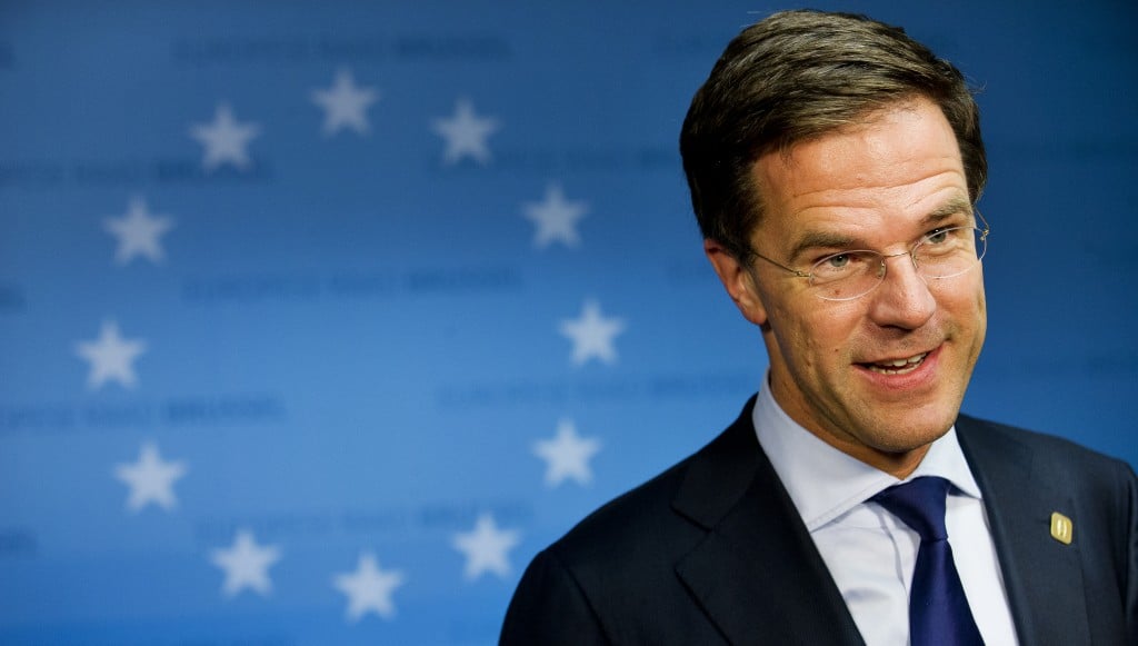 De regeringsleiders van de Europese Unie kwamen er woensdag niet uit bij de verdeling van belangrijke posten in Brussel. Op naar de volgende top, maar dat is geen ramp volgens premier Rutte. Volgens premier Mark Rutte is het ,,jammer, maar geen ramp'' dat de 28 staats- en regeringsleiders van de Europese Unie ,,niet in een keer'' overeenstemming hebben bereikt over de verdeling van de topfuncties. Dat zei hij in de nacht van woensdag op donderdag na de top.