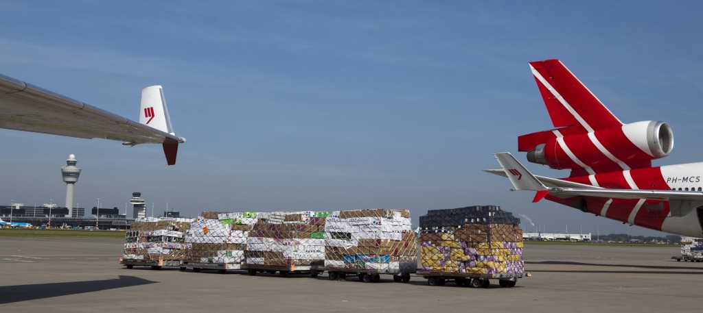 De groei van de Nederlandse industrie is in juni afgezwakt tot het laagste niveau sinds juli vorig jaar. Dat kwam vooral door een afzwakkende binnenlandse vraag. Dat maakte de Nederlandse Vereniging van Inkoopmanagers (Nevi) dinsdag bekend. De index die de bedrijvigheid in de industrie weerspiegelt, zakte vorige maand van 53,6 naar 52,3 en bereikte daarmee de laagste stand in 11 maanden. Met een stand hoger dan 50 wijst de graadmeter wel voor de veertiende achtereenvolgende maand op groei.
