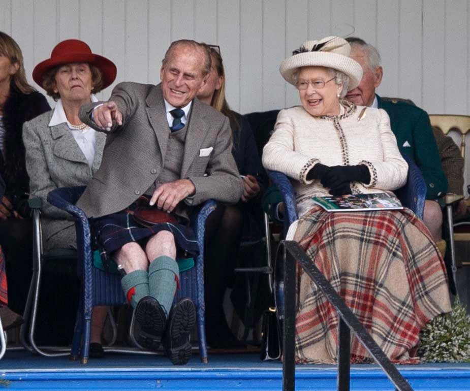 De Britse regering van premier Cameron heeft het zwaar in de nek-aan-nek race rond het referendum over een onafhankelijk Schotland. Analist Arne Petimezas van AFS Group praat je bij. 1.De eerste dividenduitkering van KPN sinds 2012 is weer een stap dichterbij gekomen. Om de overname van KPN's Duitse mobiele tak te kunnen betalen gaat collega Telefonica Deutschland voor 3,62 miljard euro nieuwe aandelen uitgeven. En KPN heeft aangegeven pas een dividend te zullen uitkeren als de overname rond is. Voor 2014 heeft KPN een dividend van 7 eurocent in het vooruitzicht gesteld, en daarvan zal de komende tijd een interim dividend van worden uitgekeerd.