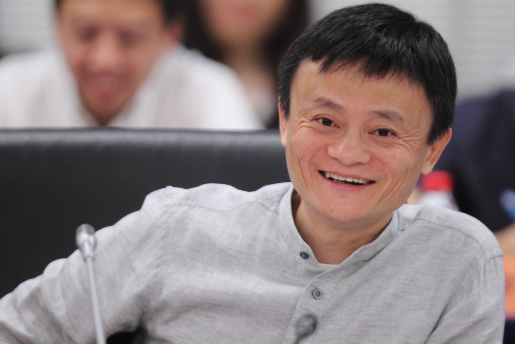 Het Chinese internetbedrijf Alibaba heeft de uitgifteprijs van zijn aandelen voor de aankomende beursgang in New York weer verhoogd. Dat bleek maandagavond uit meldingen bij de Amerikaanse beurstoezichthouder SEC. Het bedrijf gaf recent een bandbreedte af voor de introductiekoers van 60 tot 66 dollar per stuk, dat is nu opgevoerd naar 66 tot 68 dollar per stuk.