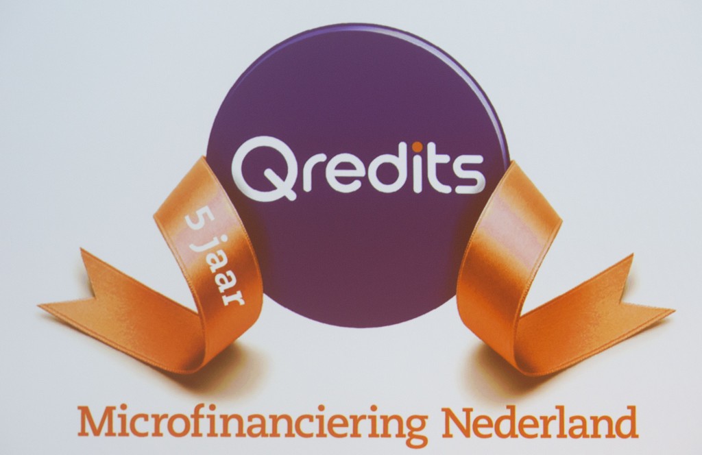 Qcredits, een platform voor kleine leningen aan starters en andere ondernemers, krijgt de mogelijkheid om de maximale leenruimte op te rekken naar 250 duizend euro. Dat maakte minister Kamp van Economische Zaken dinsdag bekend. Qcredits fungeert als een platform voor microkredieten voor starters en andere kleine ondernemers, waarbij ook belegeleidingstrajecten worden aangeboden. Het gaat om leningen voor ondernemers die niet aan de bak komen bij banken. Microkrediet: lenen tot 250 duizend euro Qcredits trekt zijn financiering wel deels aan via banken, maar ook de overheid is bij het platform betrokken. De maximale kredietlimiet gaat per 1 januari 2015 naar 250 duizend euro, terwijl nu veelal leningen tussen de 50 duizend en 150 duizend euro worden verstrekt.