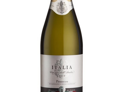 Champagne-makers leden afgelopen jaar een gevoelige nederlaag: in 2013 werden er voor het eerst meer flessen van de Italiaanse bubbeltjeswijn Prosecco verkocht. Franse producenten rekenen op herstel dit jaar, maar vraag is of dat genoeg is om de Italiaanse opmars te stuiten. De vlag ging uit in Italië toen begin dit jaar bleek dat er in 2013 307 miljoen flessen Prosecco waren verkocht, tegen 304 flessen Champagne.