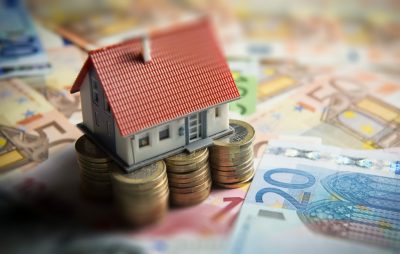 hypto In de laatste maand van 2014 is het aantal hypotheekaanvragen opnieuw fors gestegen. Vraag is wel of die trend doorzet. Het Hypotheken Data Netwerk (HDN), een leverancier van software voor financiële intermediairs, registreerde afgelopen december 28.938 hypotheekaanvragen, een plus van 23 vergeleken met een maand eerder. "HDN heeft tot en met december van dit jaar 225.804 unieke hypotheekaanvragen geregistreerd. Dat is bijna 50 procent hoger in vergelijking met 2013", aldus directeur Dorine van Basten.