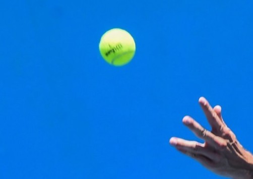 Informatie over vermeende matchfixing in het tennis is niet verzwegen, maar juist grondig onderzocht in het systeem van de tennis integrity unit (TIU). Dat zegt voorzitter Chris Kermode van tennisbond ATP maandag. Hij reageert daarmee op het bericht van de BBC en Buzzfeed News dat de afgelopen tien jaar tal van toptennissers verdacht zijn van matchfixing. De sporters kregen mogelijk geld van gokkers en pasten hun spel daarop aan, zodat een wedstrijd de gewenste kant op viel. De media baseren zich op geheime documenten, die door klokkenluiders uit de tenniswereld zijn gelekt. Daaruit blijkt dat zestien spelers die de afgelopen tien jaar deel uitmaakten van de mondiale top 50 verdacht werden van matchfixing. Hun namen zijn niet bekend gemaakt. Geen enkele speler uit de groep, waartoe ook winnaars van grandslams behoren, is geschorst.