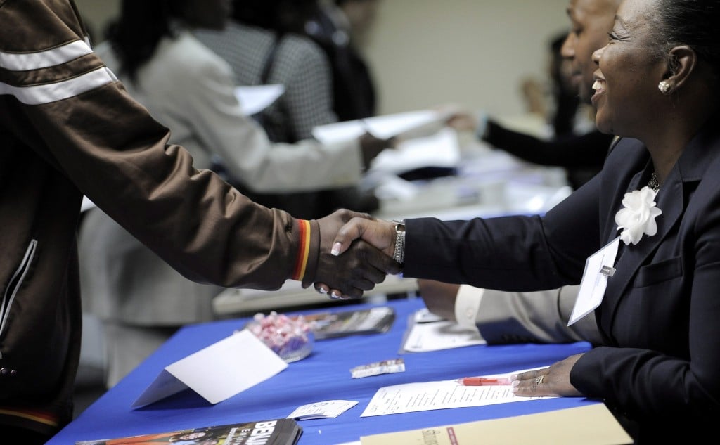 De werkgelegenheid in het Amerikaanse bedrijfsleven is in januari sterker gegroeid dan economen gemiddeld hadden verwacht. Er kwamen volgens loonstrookverwerker ADP vorige maand 205.000 arbeidsplaatsen bij, terwijl in doorsnee op een stijging van 193.000 was gerekend. ADP maakte verder bekend dat de banengroei in december opwaarts werd bijgesteld tot 267.000. Eerder werd voor die maand een toename met 257.000 banen gemeld. De cijfers van ADP lopen vooruit op het banenrapport dat de Amerikaanse overheid vrijdag publiceert. Daarin worden ook de ontwikkelingen in de publieke sector meegenomen.