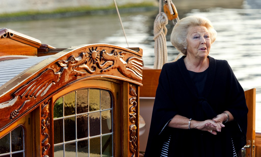 Het onderhoud van De Groene Draeck, het schip van prinses Beatrix, kost meer dan het dubbele dan wat premier Mark Rutte de afgelopen jaren aan de Tweede Kamer heeft doorgegeven.