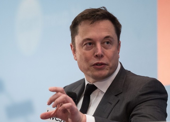 De maker van elektrische auto's Tesla wordt ook op de beurs aandachtig gevolgd. Een analist van zakenbank Morgan Stanley heeft zijn koersdoel voor het aandeel Tesla met een kwart verlaagd. Wie interesse heeft in elektrische auto's kan moeilijk om het Californische bedrijf Tesla heen. En zeker niet om Tesla's flamboyante baas, miljardair en ondernemer Elon Musk.