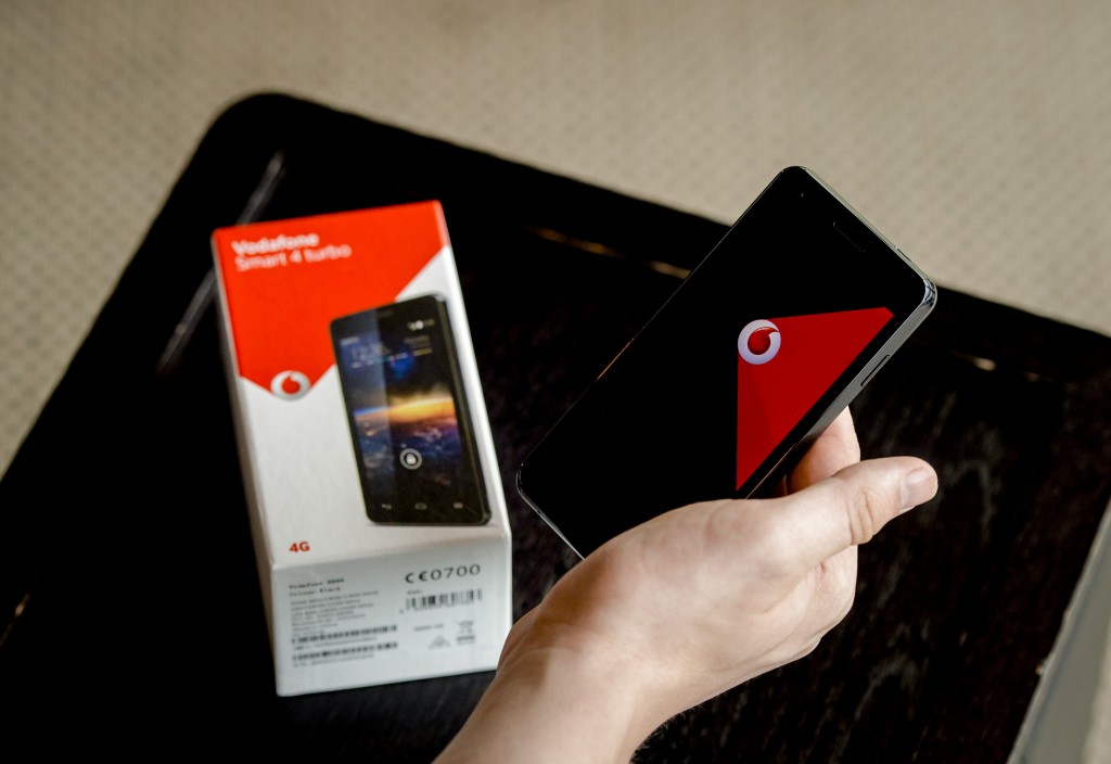 Telecombedrijven Vodafone en Liberty Global naderen een fusie van hun Nederlandse activiteiten. Dat meldde De Telegraaf maandag op basis van ingewijden.