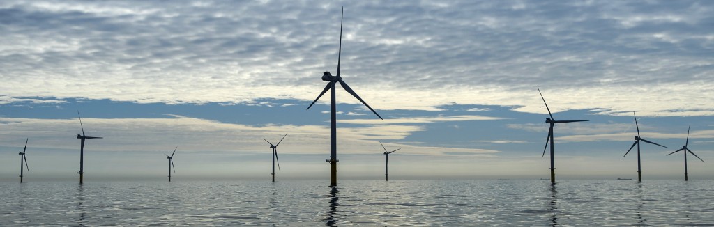 Olie- en gasmaatschappij Shell gaat meebieden bij de komende aanbesteding van het Nederlandse kabinet voor een aantal grote windparken voor de kust bij Zeeland. Dat meldt het Financieele Dagblad dinsdag. De krant baseert zich op betrokkenen bij de zogenoemde Borssele-tender, die waarschijnlijk volgende maand wordt geopend.