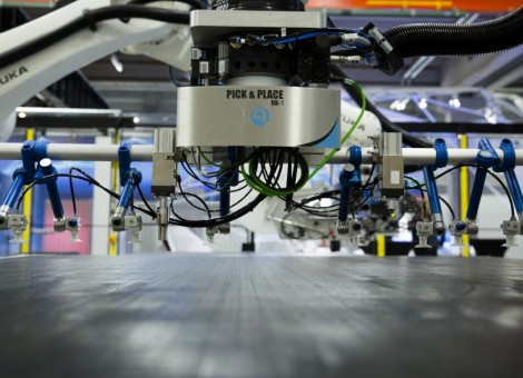 De productie van de industrie in de eurozone is in januari met 2,1 procent toegenomen in vergelijking met een maand eerder. Dat maakte het Europese statistiekbureau Eurostat maandag bekend. Sterkste stijging Het is de sterkste stijging in ruim zes jaar. Economen hadden in doorsnee op een toename met 1,7 procent gerekend. In december daalde de industriële productie nog met een bijgestelde 0,5 procent. Eerder werd voor die maand een krimp met 1 procent gemeld.