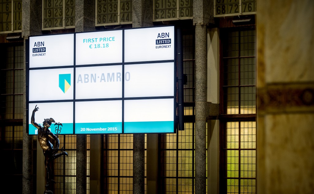 De Europese beurzen poetsten maandag in de loop van de ochtendhandel de aanvangsverliezen weg. In Amsterdam kon ABN AMRO op aandacht rekenen bij zijn terugkeer in de AEX-index. De handel in ABN werd bij opening door beursuitbater Euronext nog opgeschort vanwege een technisch probleem, maar na hervatting ging het aandeel van de bank 1,8 procent omhoog.
