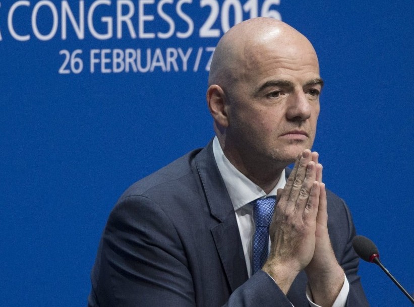 Wereldvoetbalbond FIFA eist tientallen miljoenen euro's van de betrokkenen bij een groot omkoopschandaal. De FIFA heeft daarom een zaak aangespannen in de Verenigde Staten, om compensatie te krijgen van de verdachten.