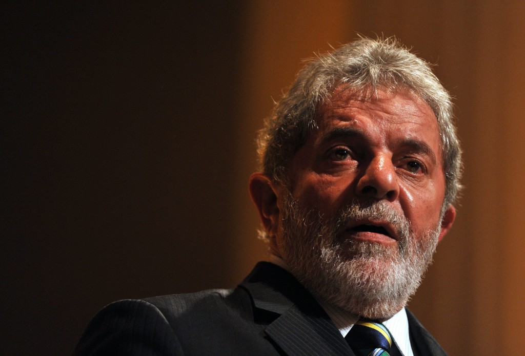 De voormalige Braziliaanse president Luiz Inacio Lula da Silva is opgepakt in het onderzoek naar grootschalige fraude rond oliebedrijf Petrobras. Hij wordt verdacht van corruptie witwassen.