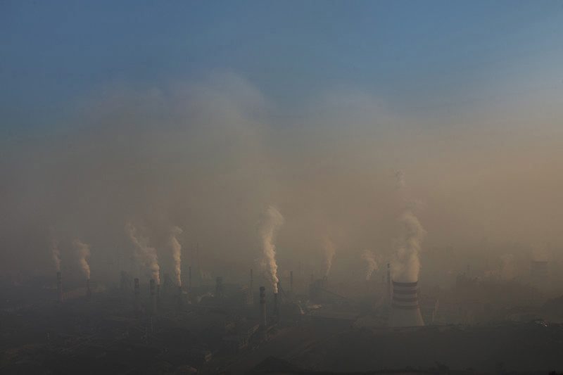 Uitstoot van China's grootste staalstad, Tangshan. Foto: Greenpeace/EPA