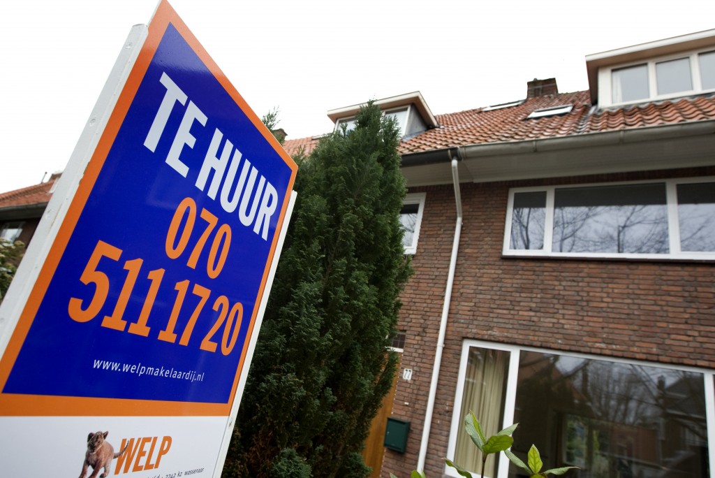 Wie wil beleggen in vastgoed voor de verhuur, kan beter naar Vlaardingen gaan dan naar Amsterdam. Het rendement in Vlaardingen ligt gemiddeld op 8,9 procent, terwijl Amsterdam niet verder komt dan 6,2 procent.