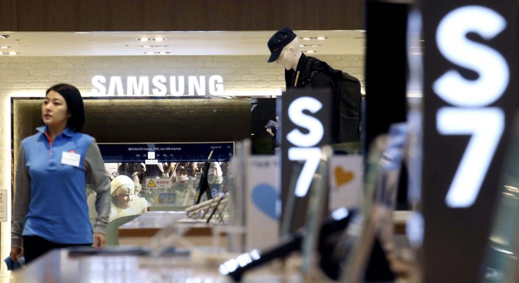 Elektronicagigant Samsung heeft in het eerste kwartaal geprofiteerd van sterke verkopen van zijn nieuwe smartphone Galaxy S7. De omzet nam mede daardoor met 5,6 procent toe tot omgerekend bijna 39 miljard euro, meldde het technologieconcern donderdag op grond van definitieve resultaten.