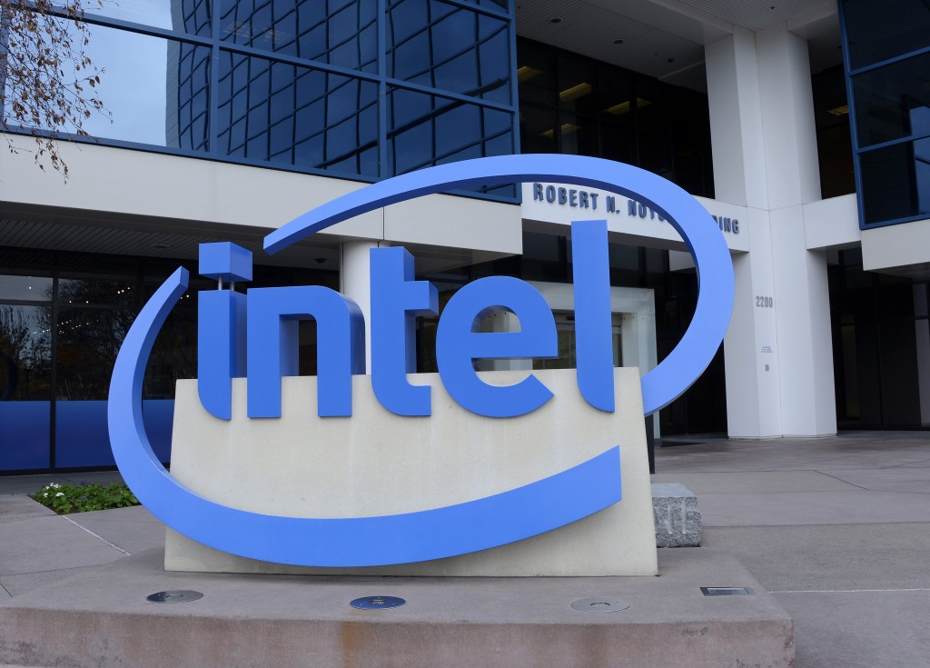 Intel, de grootste chipfabrikant ter wereld, schrapt wereldwijd 12.000 banen. Dat werd dinsdag bekendgemaakt bij de presentatie van de cijfers over het eerste kwartaal. Bij het bedrijf werken zo'n 107.000 mensen.