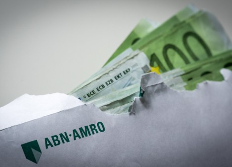 ABN Amro bank heeft ondernemers met een zakelijke bankrekening gewaarschuwd dat vanaf 1 oktober een negatieve rente gerekend kan worden op spaarrekeningen en betaalrekeningen.