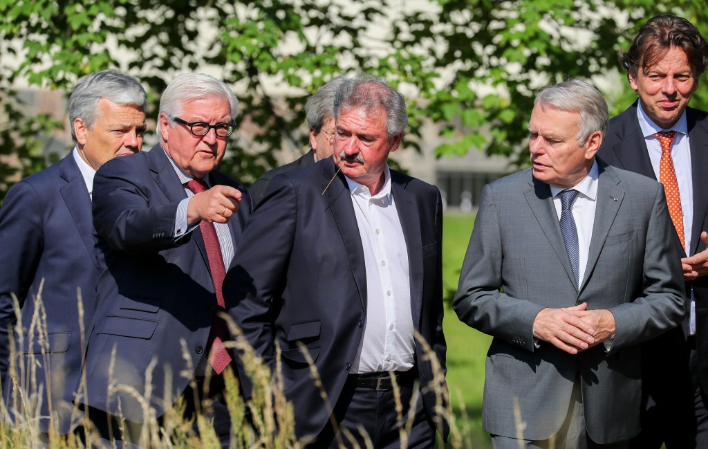 De zes landen die aan de wieg van de Europese Unie stonden, hebben er zaterdag bij Groot-Brittannië op aangedrongen zo snel mogelijk te beginnen met de onderhandelingen over het verlaten van de unie.
