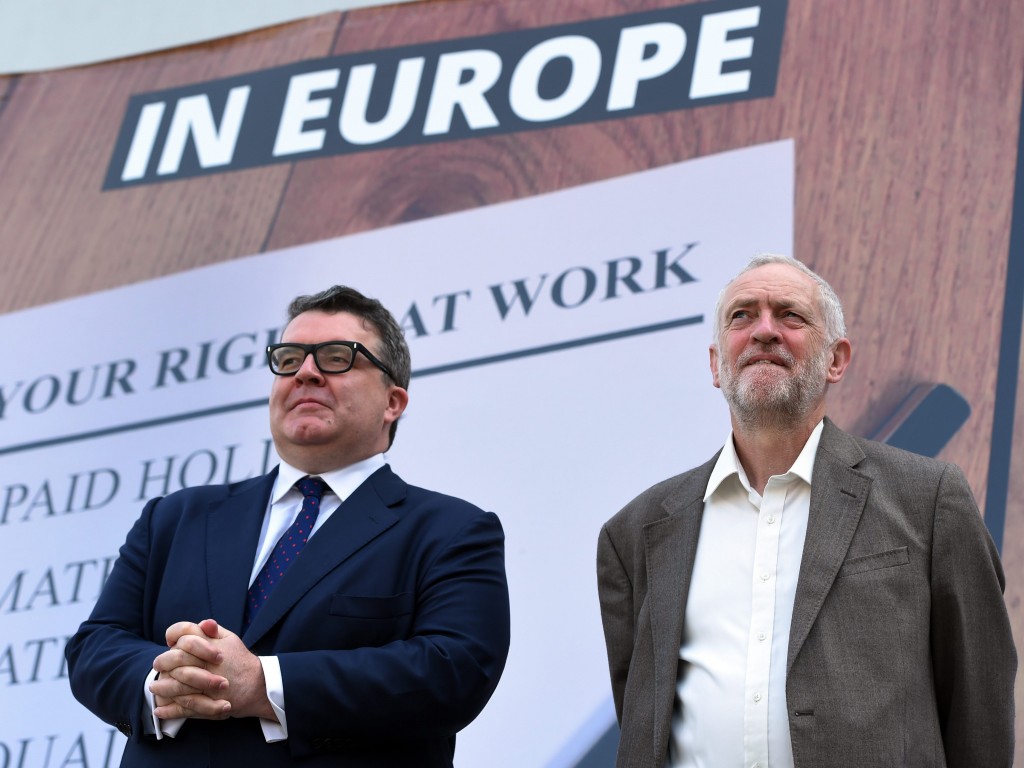 Labour-kopstukken Jeremy Corbyn en Tom Watson voeren campagne voor blijven in de EU. Foto: EPA