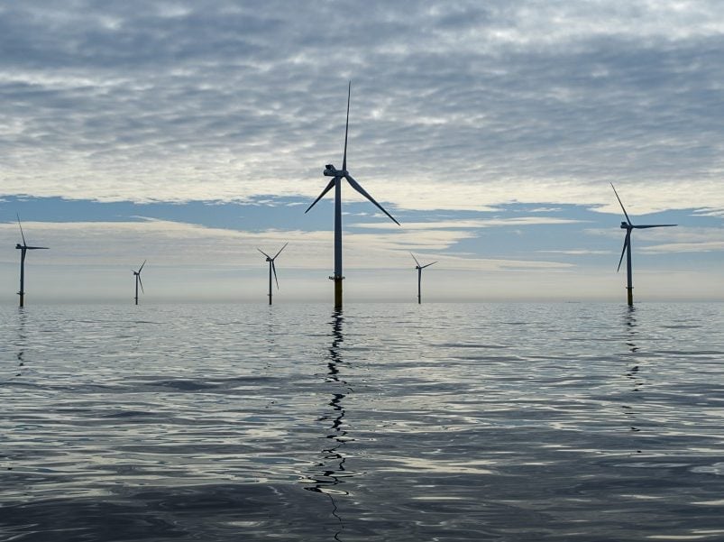Nederland gaat samen met een reeks andere landen afspraken maken over samenwerking bij de aanleg van windmolens op de Noordzee. Dat meldt de NOS. Het gaat om een pact tussen Nederland, Duitsland, België, Frankrijk, Denemarken, Ierland, Zweden, Noorwegen en Lucemburg over samenwerking bij de aanleg van windmolens op zee.