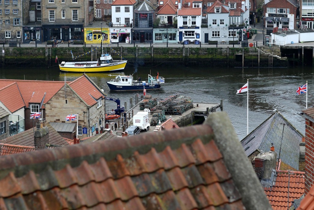Het Brexit-referendum leidt tot een paradoxale situatie: in regio's met lagere lonen hebben relatief veel Britten vóór de Brexit gestemd, maar daar zijn de Brexiteers niet per se beter mee af. Was het angst voor een Brusselse 'superstaat', onvrede over de politiek in het algemeen, verzet tegen de instroom van migranten of een noodkreet van het verarmde Noorden van Engeland tegen de metropool Londen?