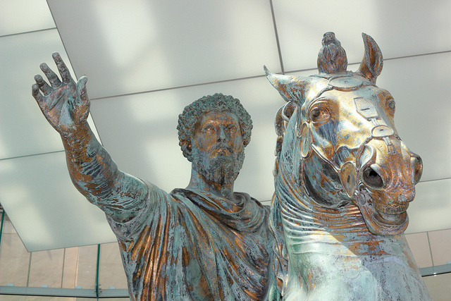 De Romeinse keizer Marcus Aurelius ging de geschiedenis in als 'wijze' leider, vooral door zijn filosofische dagboek. Daar kunnen ook moderne managers nog uit putten. Marcus Aurelius regeerde over het Romeinse Rijk tussen 161 en 180 na Christus, en stond bekend als een goede keizer, die zich mede liet leiden door de stoïcijnse filosofie.
