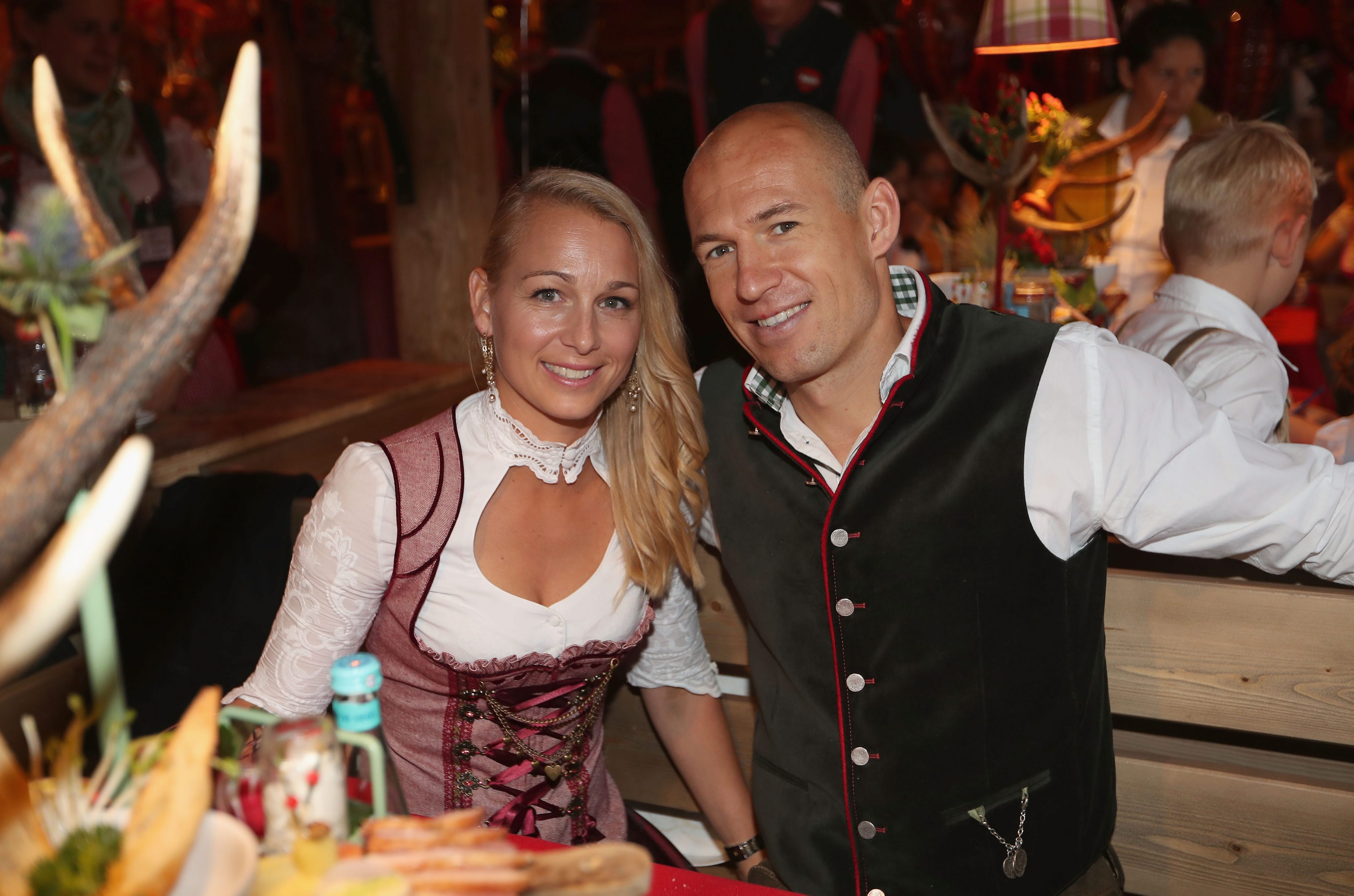 Maandag is de laatste dag van het jaarlijkse Oktoberfest in München, dat ook vele miljoenen bezoekers van over de hele wereld trekt. Tussen hen vonden we een aantal bekende gezichten.