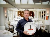2016-10-24 13:33:33 KRUININGEN - Portret van chef-kok Jannis Brevet in zijn restaurant Inter Scaldes in Kruiningen. De eerste plaats in de Lekker500 is opnieuw gereserveerd voor de Zeeuwse superchef. ANP ROBIN UTRECHT